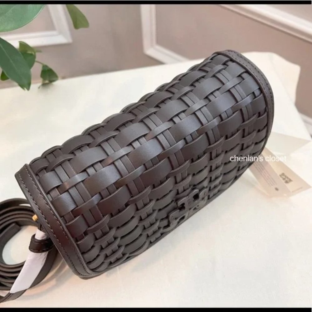 ✨🎀NeW! Tory Burch Britten Woven Small Saddle Bag - Picture 4 of 14